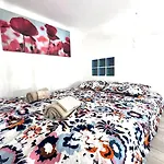 V2 Central Market Apartment